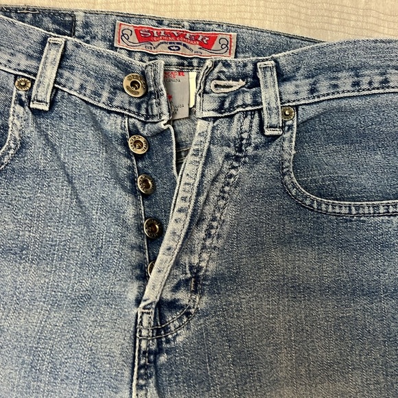 Silver Jeans women’s blue wash, button fly, size 25/32 - Picture 3 of 6